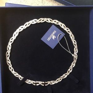 Brand New!🎊Swarovski necklace❤️🧡bracelet set.